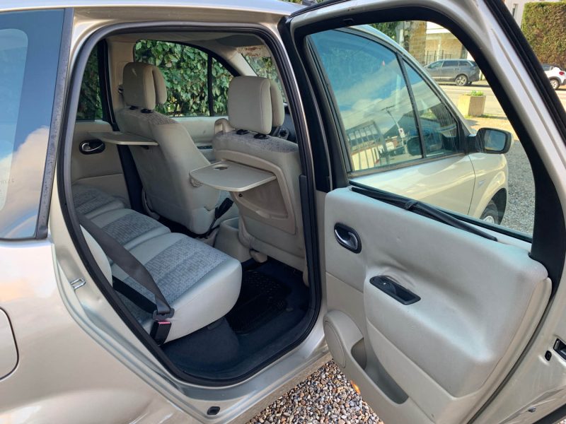 RENAULT MEGANE SCENIC 2007 1.5 dCi (86Ch)