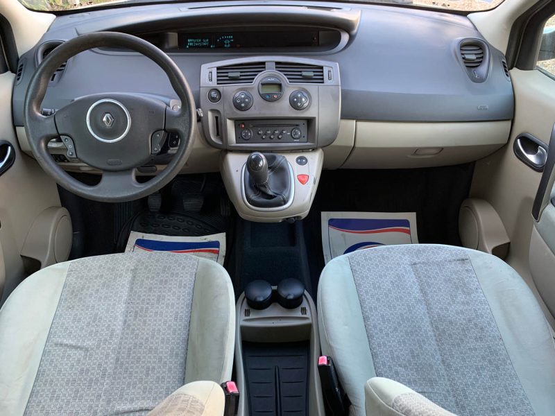 RENAULT MEGANE SCENIC 2007 1.5 dCi (86Ch)