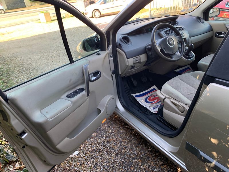 RENAULT MEGANE SCENIC 2007 1.5 dCi (86Ch)