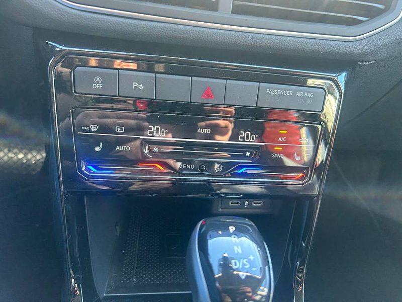 VOLKSWAGEN T-CROSS  2024