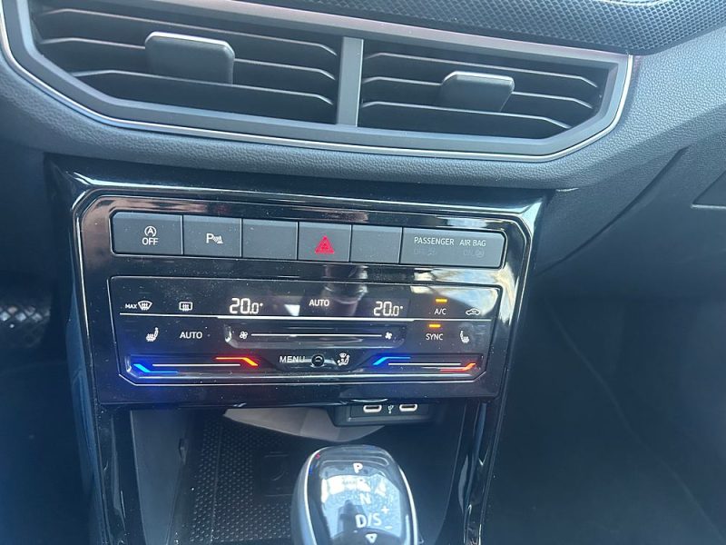 VOLKSWAGEN T-CROSS  2024