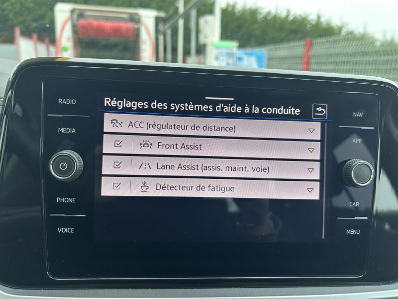 VOLKSWAGEN T-ROC 2023