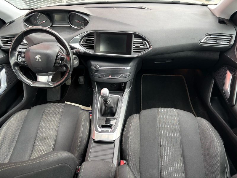 PEUGEOT 308 2015