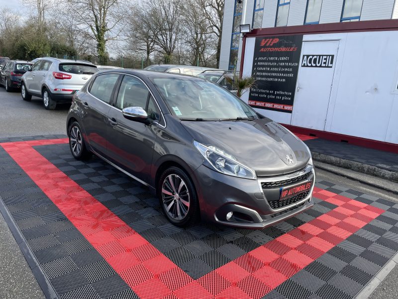 PEUGEOT 208 2019