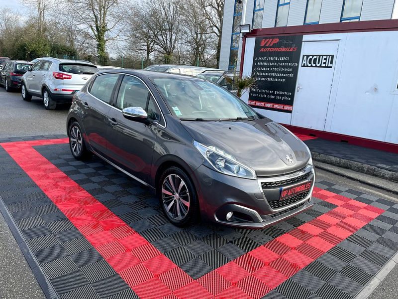 PEUGEOT 208 2019
