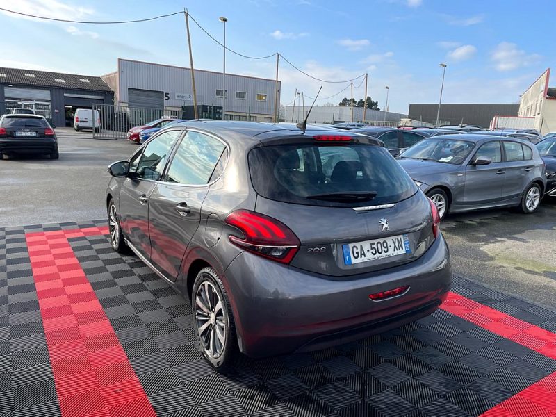PEUGEOT 208 2019