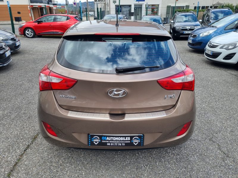 HYUNDAI i30 II 2014