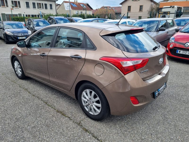 HYUNDAI i30 II 2014