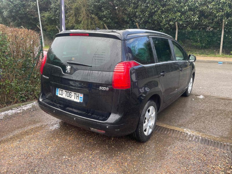 PEUGEOT 5008 1.6HDI 112CV
