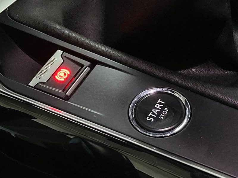 PEUGEOT 3008 II 2.0 BlueHDi 150cv Crossway BVM6