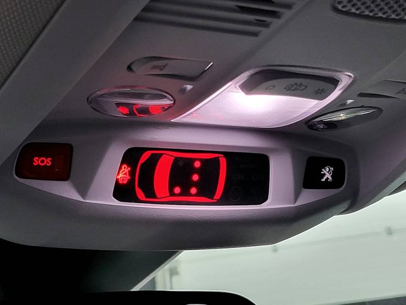 PEUGEOT 3008 II 2.0 BlueHDi 150cv Crossway BVM6