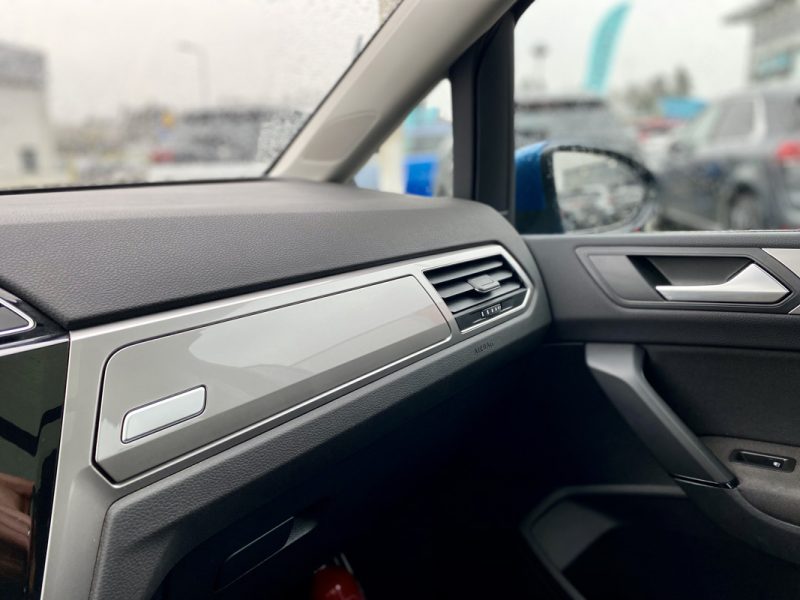 VOLKSWAGEN TOURAN III 1.0 TSI 115 CONFORTLINE BUSINESS 7PL