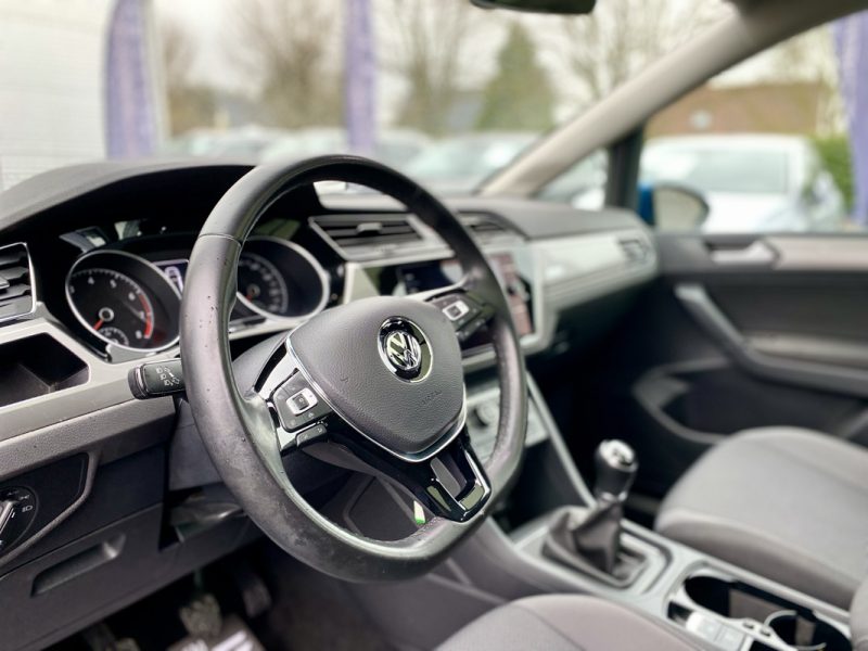 VOLKSWAGEN TOURAN III 1.0 TSI 115 CONFORTLINE BUSINESS 7PL