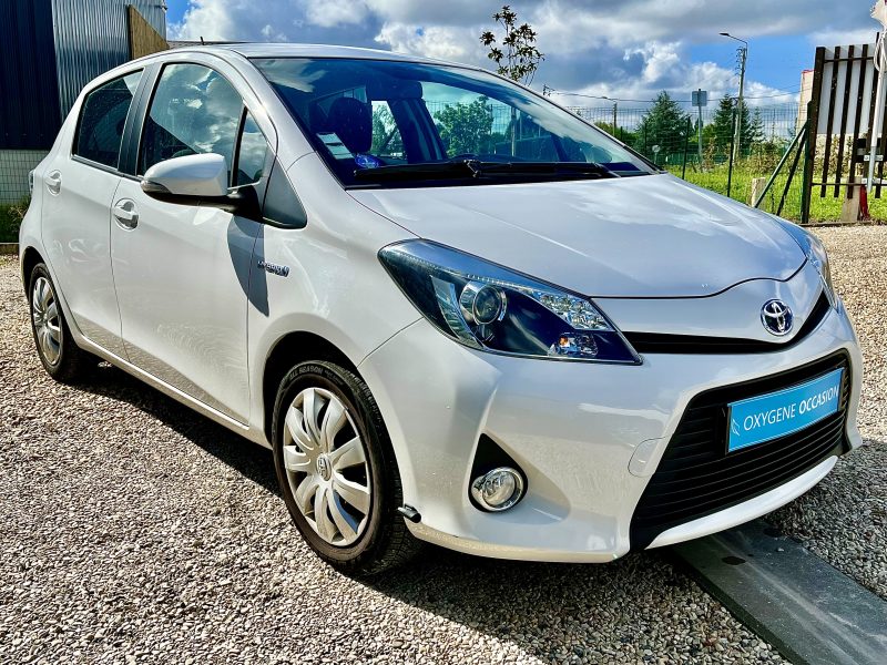 TOYOTA YARIS Hybrid Dynamic 12/2012
