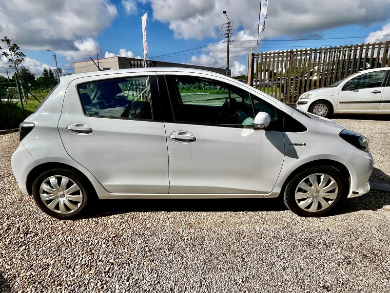 TOYOTA YARIS Hybrid Dynamic 12/2012