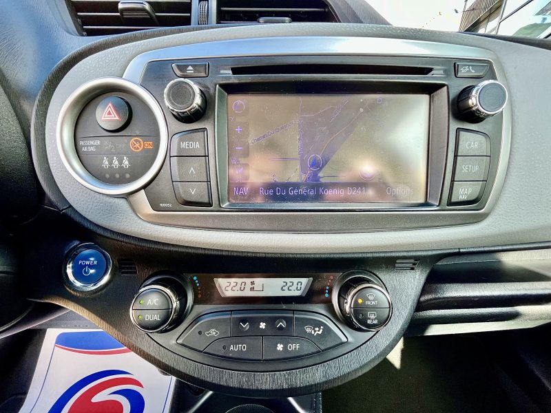 TOYOTA YARIS Hybrid Dynamic 12/2012