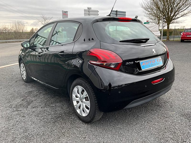 PEUGEOT 208 2017