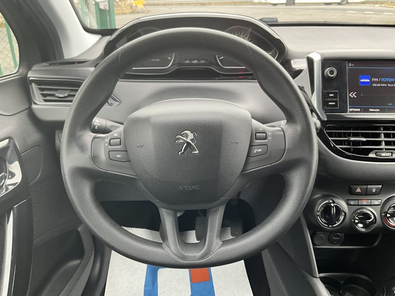 PEUGEOT 208 2017