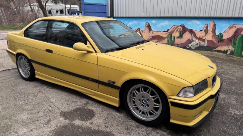 BMW M3 3.0 jaune Dakar reprise possible