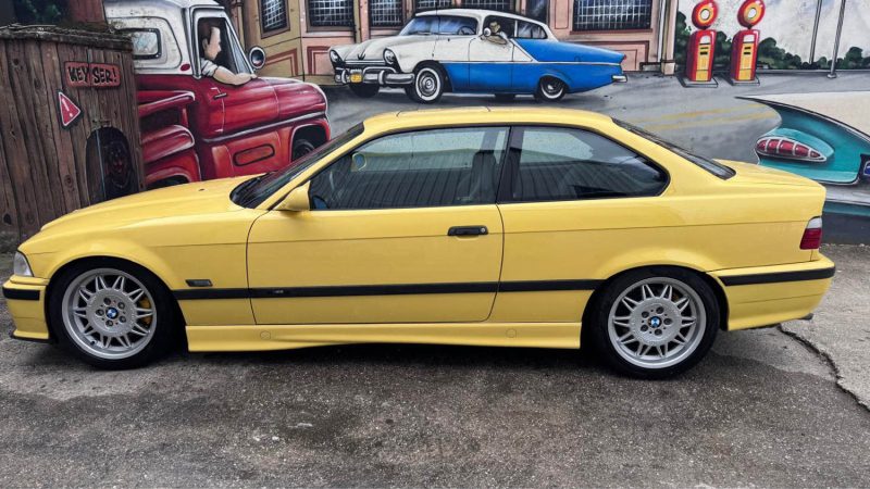 BMW M3 3.0 jaune Dakar reprise possible