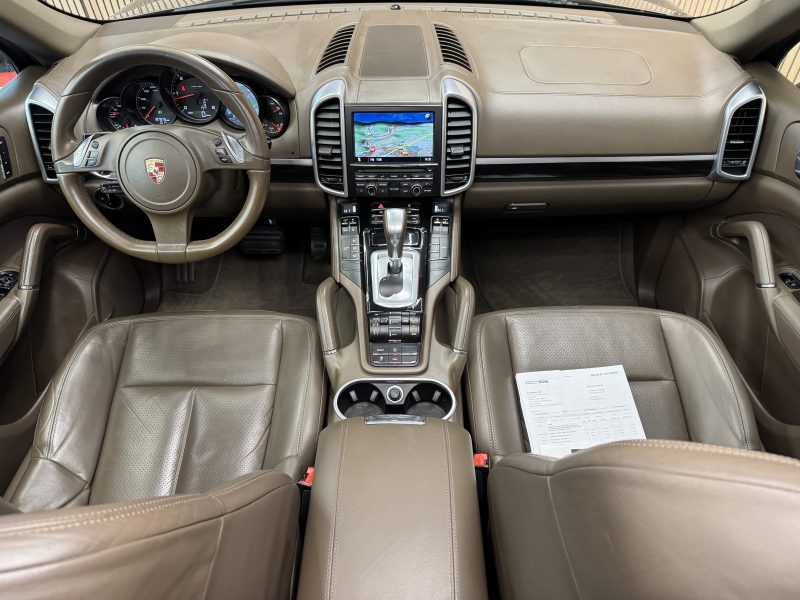 PORSCHE CAYENNE 2012