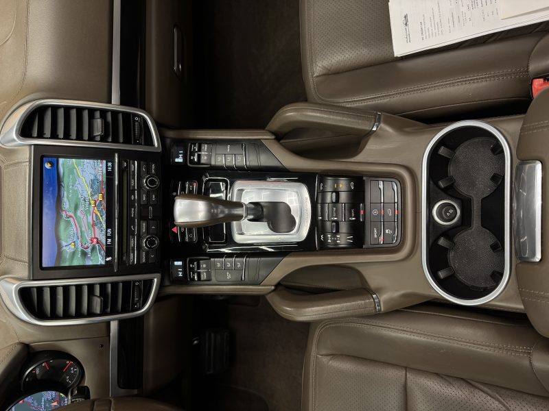 PORSCHE CAYENNE 2012