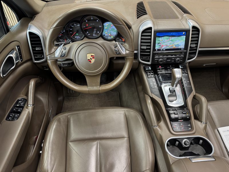 PORSCHE CAYENNE 2012