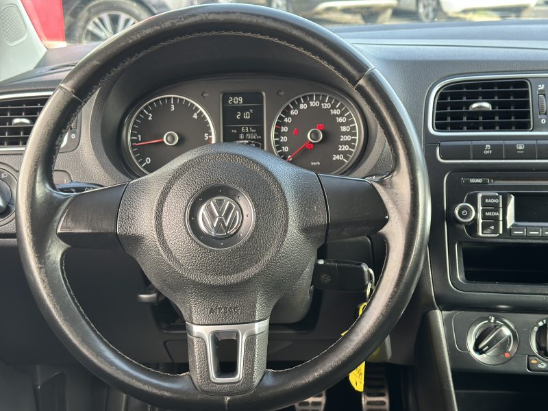 VOLKSWAGEN POLO 2011