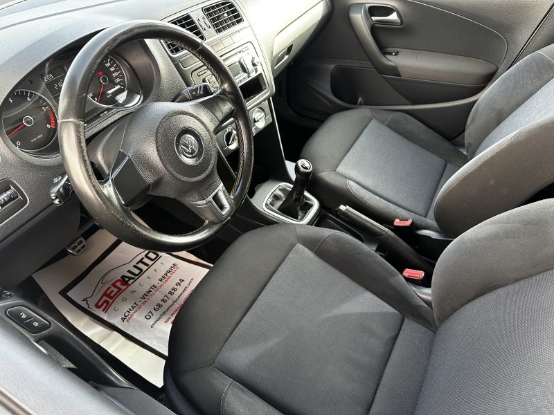 VOLKSWAGEN POLO 2011