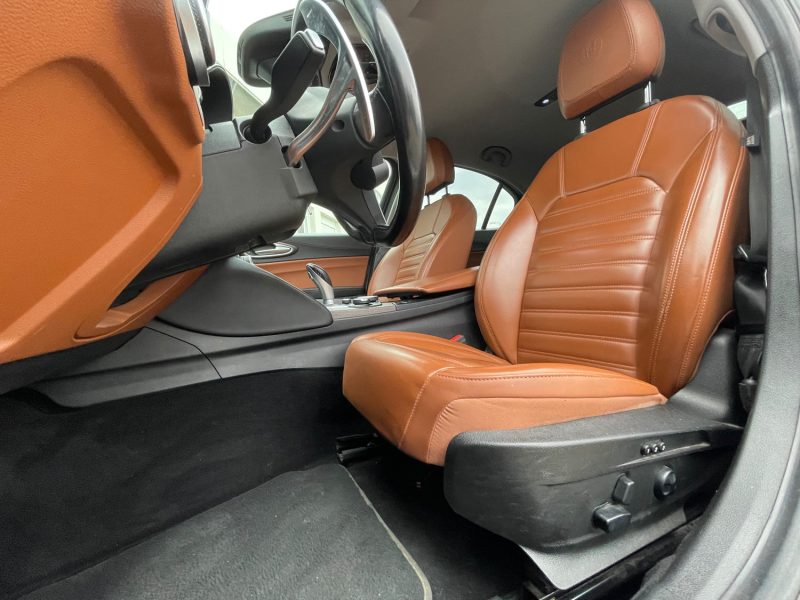 ALFA ROMEO GIULIA 2.2 JTD 16V SUPER AT8 GARANTIE 6 MOIS