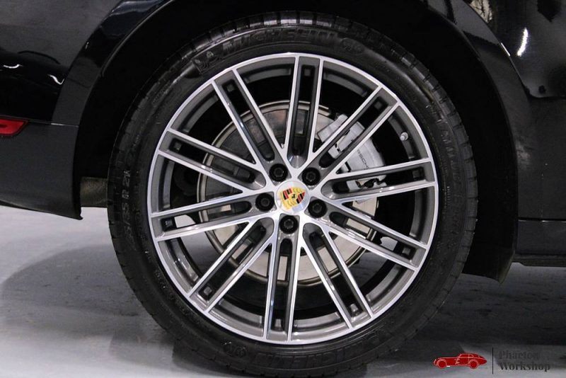 PORSCHE MACAN TURBO 2020