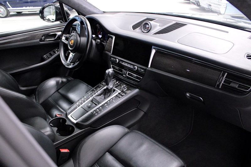 PORSCHE MACAN TURBO 2020