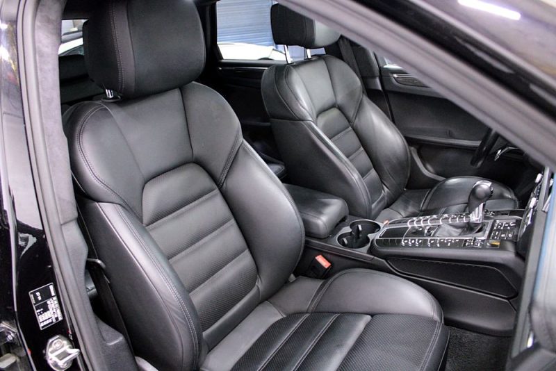 PORSCHE MACAN TURBO 2020