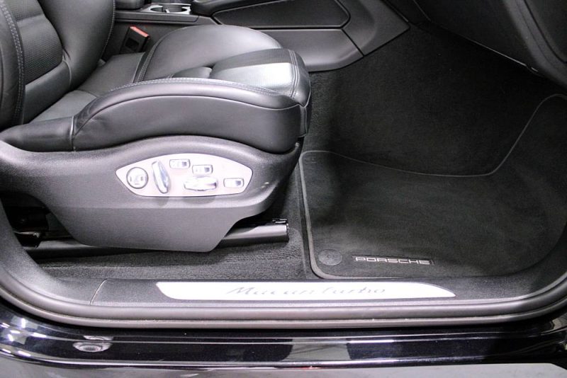 PORSCHE MACAN TURBO 2020