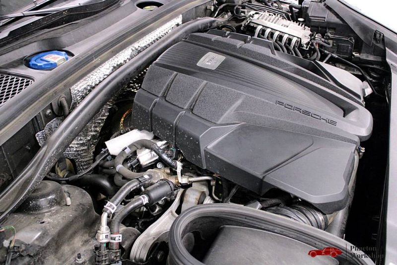 PORSCHE MACAN TURBO 2020