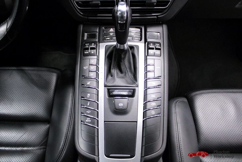 PORSCHE MACAN TURBO 2020