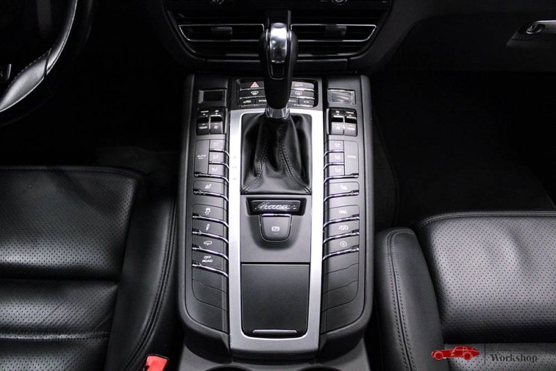 PORSCHE MACAN TURBO 2020