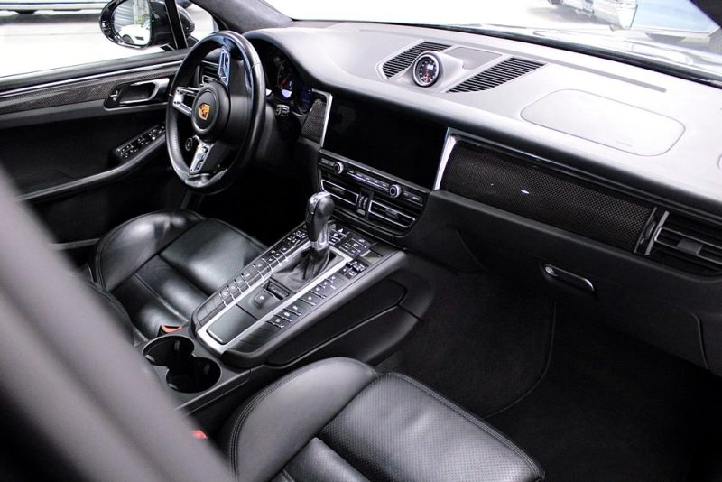 PORSCHE MACAN TURBO 2020
