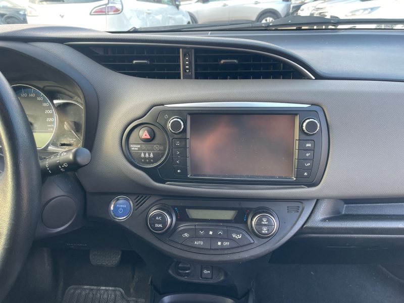 TOYOTA YARIS HYBRID 2016 1.5 VVTi 16V HSD Hybrid 100h E-CVT 75 cv Boîte auto