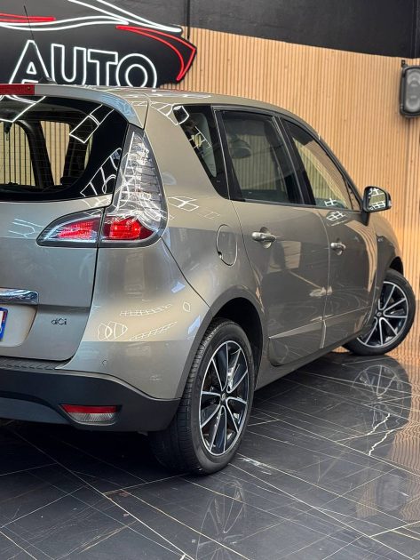 RENAULT MEGANE SCENIC 2012