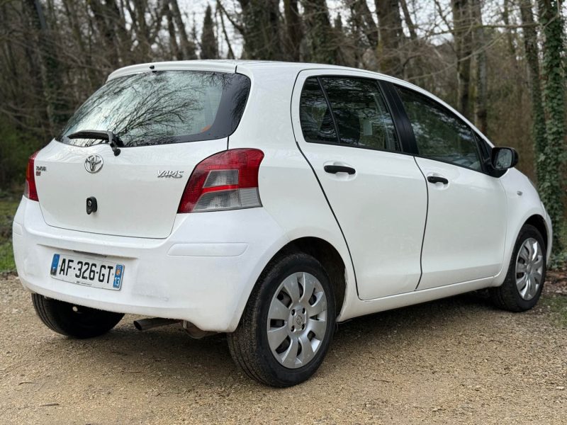 TOYOTA YARIS 1.3 VVT-I 100 BV6 5P