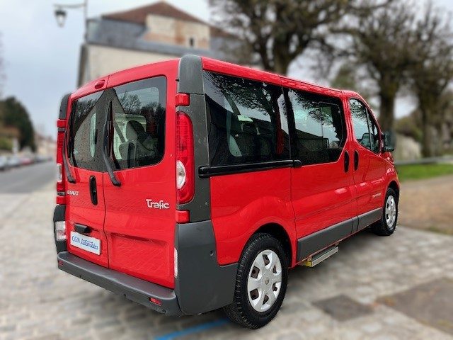 RENAULT TRAFIC PASSENGER  2011