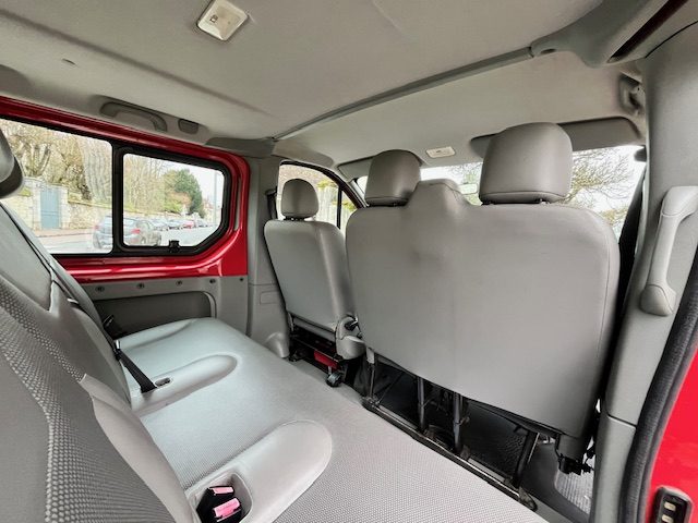 RENAULT TRAFIC PASSENGER  2011
