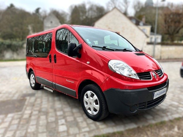 RENAULT TRAFIC PASSENGER  2011