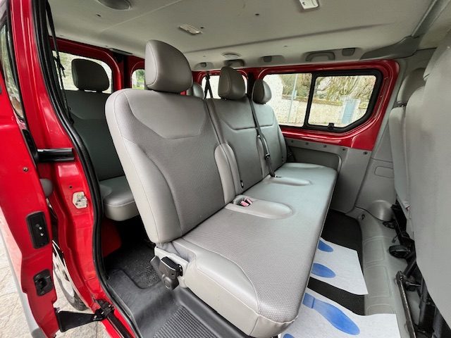 RENAULT TRAFIC PASSENGER  2011