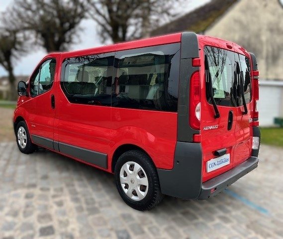 RENAULT TRAFIC PASSENGER  2011