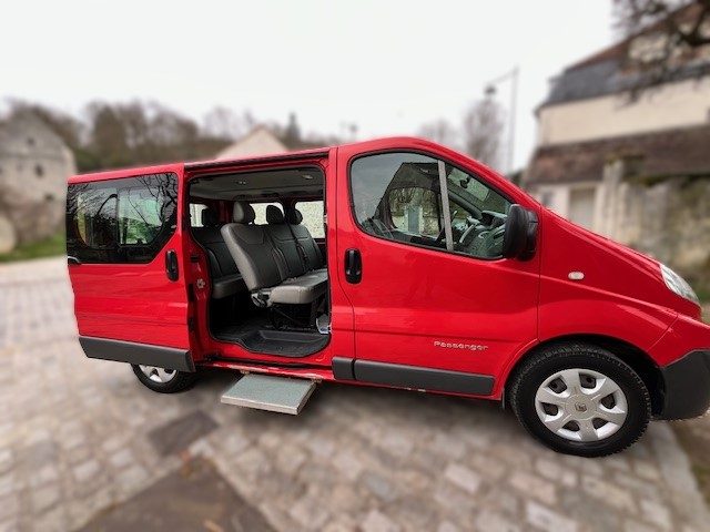 RENAULT TRAFIC PASSENGER  2011