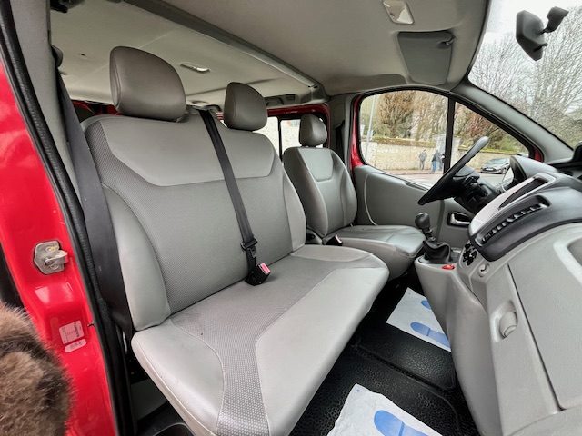 RENAULT TRAFIC PASSENGER  2011