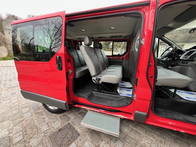RENAULT TRAFIC PASSENGER  2011