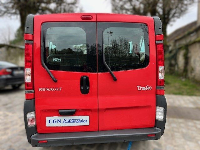 RENAULT TRAFIC PASSENGER  2011